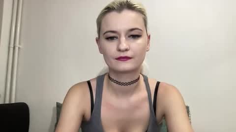 Onika online show from 11-19-25, 10:21