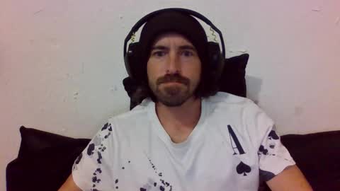 Snapshot of oniyoshiken chatting on 11-01-25, 08:33 oniyoshiken online show from 11-01-25, 08:33