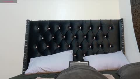 Bestie online show from 11-28-25, 06:38