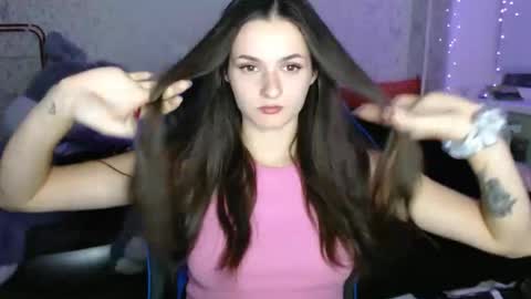 Snapshot of only_ubutterfly chatting on 10-28-25, 06:21 Amalia online show from 10-28-25, 06:21