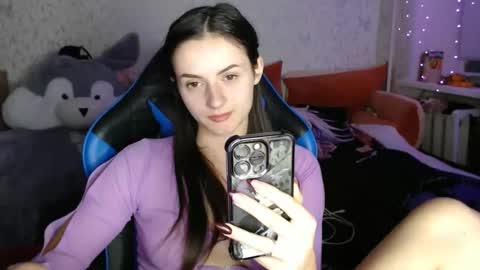 Snapshot of only_ubutterfly chatting on 11-25-25, 05:57 Amalia online show from 11-25-25, 05:57