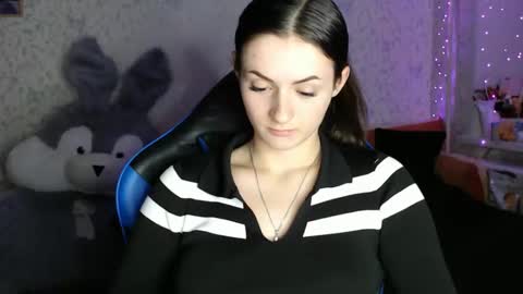 Amalia online show from 12-21-25, 06:48