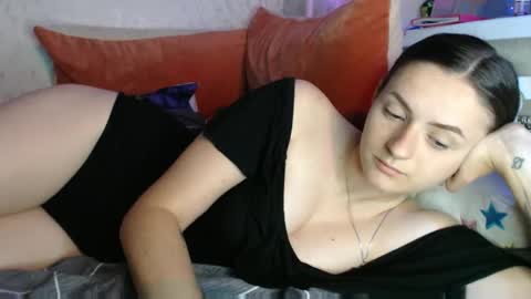 Snapshot of only_ubutterfly chatting on 05-31-26, 06:09 Amalia online show from 05-31-26, 06:09
