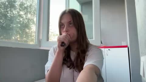Mia online show from 07-06-26, 02:08