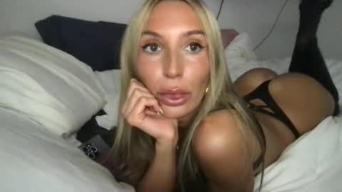 onlypaigewhite online show from 06-26-26, 07:57
