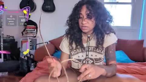 Snapshot of onlystrings chatting on 11-29-25, 11:41 Duo online show from 11-29-25, 11:41