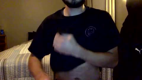 Snapshot of oofthatstuff chatting on 10-20-25, 01:17 oofthatstuff online show from 10-20-25, 01:17