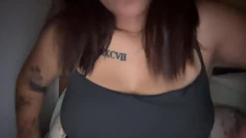 Snapshot of oohhellothere chatting on 09-15-25, 05:18 Miss Girly online show from 09-15-25, 05:18