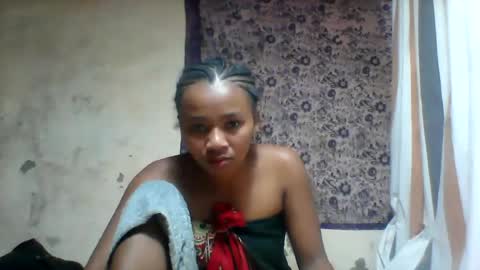Snapshot of oooozafiette chatting on 06-30-26, 06:53 oooozafiette online show from 06-30-26, 06:53