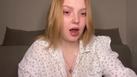 Ophelia online show from 04-27-26, 11:03