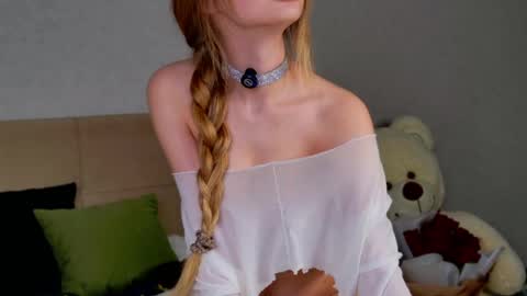 Ophelia online show from 04-16-26, 09:39