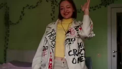 Snapshot of orange___melani chatting on 06-20-26, 08:28 Melani online show from 06-20-26, 08:28