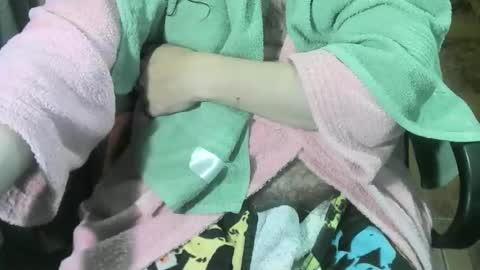 Snapshot of ore_cam chatting on 11-07-25, 04:34 Ore online show from 11-07-25, 04:34