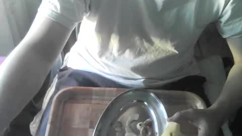 Snapshot of ore_cam chatting on 11-14-25, 09:46 Ore online show from 11-14-25, 09:46