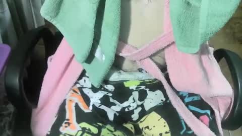 Snapshot of ore_cam chatting on 11-21-25, 11:03 Ore online show from 11-21-25, 11:03