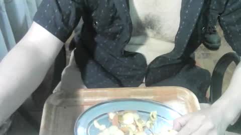 Snapshot of ore_cam chatting on 11-25-25, 10:54 Ore online show from 11-25-25, 10:54