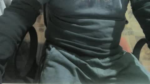 Snapshot of ore_cam chatting on 11-30-25, 11:03 Ore online show from 11-30-25, 11:03