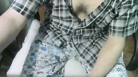 Snapshot of ore_cam chatting on 12-15-25, 11:09 Ore online show from 12-15-25, 11:09