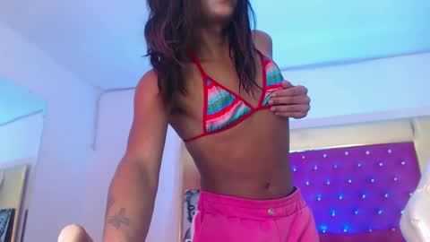 Snapshot of orianadollx chatting on 12-27-24, 02:01 Oriana online show from 12-27-24, 02:01