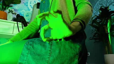 Orianna -  Hi Im into geek culture cosplay crafting LARP games. Shall we play DnD online show from 12-30-24, 04:08