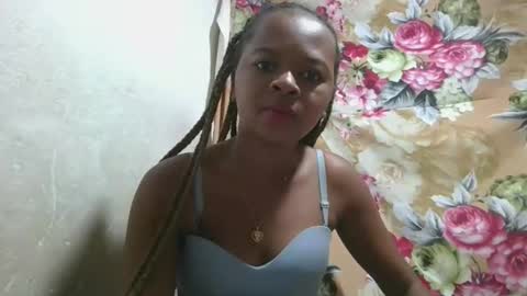 Snapshot of ornellahhh chatting on 09-30-25, 03:00 ornellahhh online show from 09-30-25, 03:00