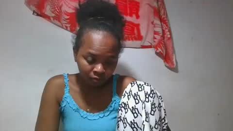 Snapshot of ornellahhh chatting on 10-24-25, 08:22 ornellahhh online show from 10-24-25, 08:22