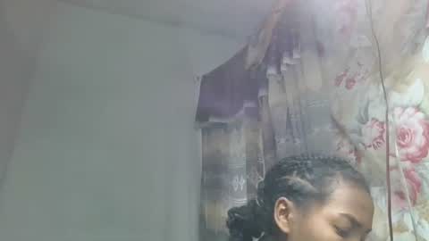 Snapshot of ornellahhh chatting on 10-25-25, 09:20 ornellahhh online show from 10-25-25, 09:20