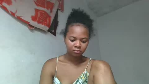 Snapshot of ornellahhh chatting on 10-28-25, 01:09 ornellahhh online show from 10-28-25, 01:09