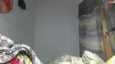 Snapshot of ornellahhh chatting on 10-29-25, 06:20 ornellahhh online show from 10-29-25, 06:20