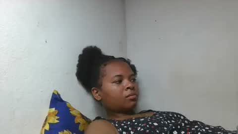 Snapshot of ornellahhh chatting on 10-30-25, 06:37 ornellahhh online show from 10-30-25, 06:37