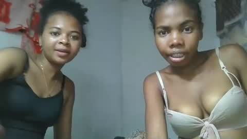 Snapshot of ornellahhh chatting on 10-31-25, 07:04 ornellahhh online show from 10-31-25, 07:04