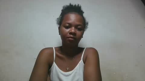 Snapshot of ornellahhh chatting on 11-05-25, 11:05 ornellahhh online show from 11-05-25, 11:05