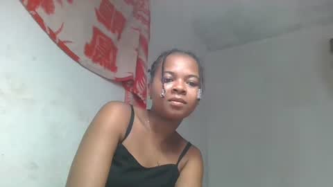 Snapshot of ornellahhh chatting on 11-10-25, 10:53 ornellahhh online show from 11-10-25, 10:53