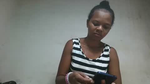 Snapshot of ornellahhh chatting on 12-02-25, 07:25 ornellahhh online show from 12-02-25, 07:25