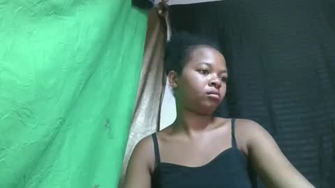 Snapshot of ornellahhh chatting on 12-14-25, 11:09 ornellahhh online show from 12-14-25, 11:09