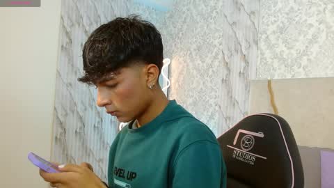 osamu_tay online show from 04-12-26, 03:00