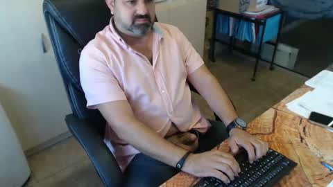 Snapshot of oscar_msng chatting on 10-01-25, 04:57 Oscar online show from 10-01-25, 04:57