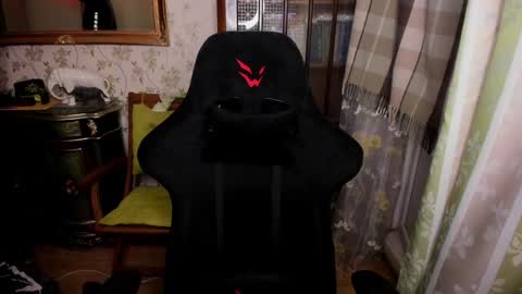 Snapshot of oscar_wildy chatting on 12-21-24, 06:41 Oscar online show from 12-21-24, 06:41