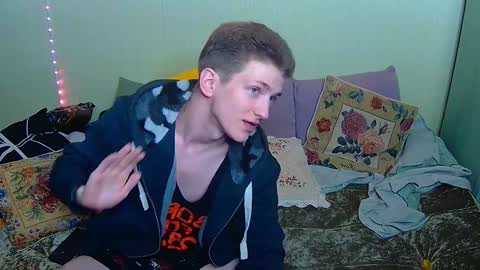 Snapshot of oscar_wildy chatting on 01-05-25, 11:22 Oscar online show from 01-05-25, 11:22