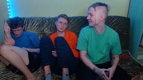 Snapshot of oscar_wildy chatting on 01-20-25, 01:39 Oscar online show from 01-20-25, 01:39