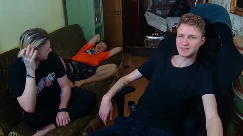 Snapshot of oscar_wildy chatting on 01-26-25, 09:40 Oscar online show from 01-26-25, 09:40