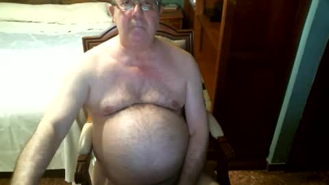 Snapshot of oscarw chatting on 06-06-26, 03:28 Oscar online show from 06-06-26, 03:28