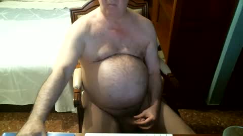 Snapshot of oscarw chatting on 06-20-26, 03:37 Oscar online show from 06-20-26, 03:37