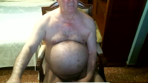 Snapshot of oscarw chatting on 07-06-26, 04:20 Oscar online show from 07-06-26, 04:20