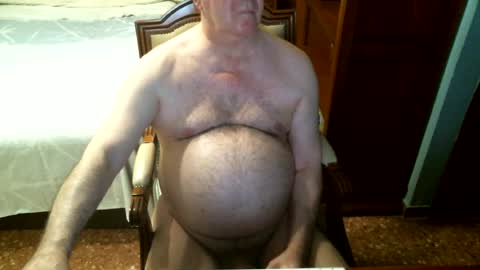 Snapshot of oscarw chatting on 07-17-26, 04:12 Oscar online show from 07-17-26, 04:12