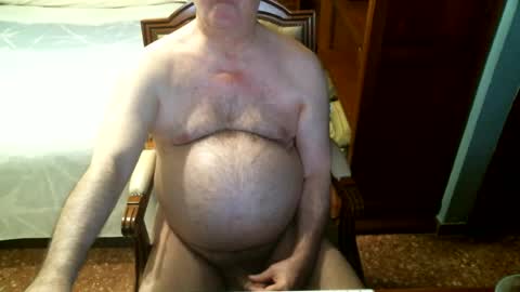 Snapshot of oscarw chatting on 07-18-26, 04:44 Oscar online show from 07-18-26, 04:44