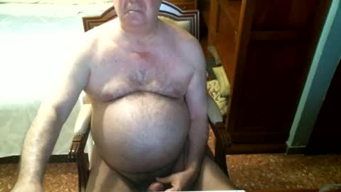 Snapshot of oscarw chatting on 07-20-26, 04:20 Oscar online show from 07-20-26, 04:20