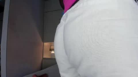 oshun_444 online show from 05-11-26, 12:11
