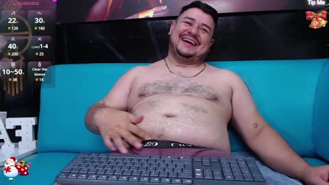 Snapshot of oso_gael chatting on 12-19-24, 06:12 Bear Gael online show from 12-19-24, 06:12