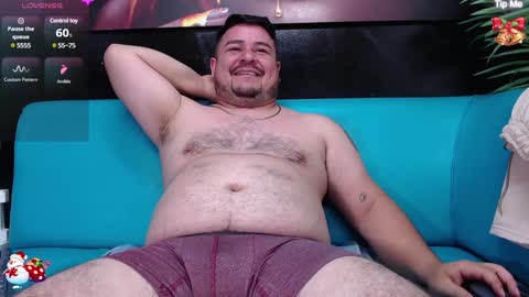 Snapshot of oso_gael chatting on 12-19-24, 09:17 Bear Gael online show from 12-19-24, 09:17